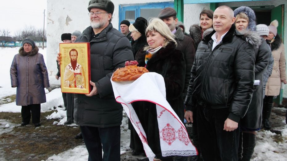 Иконописец Андрей Верхотин передал свою работу с ликом святого в дар жителям панинского села 
