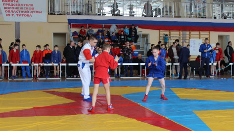 В Таловой проходит всероссийский турнир по самбо