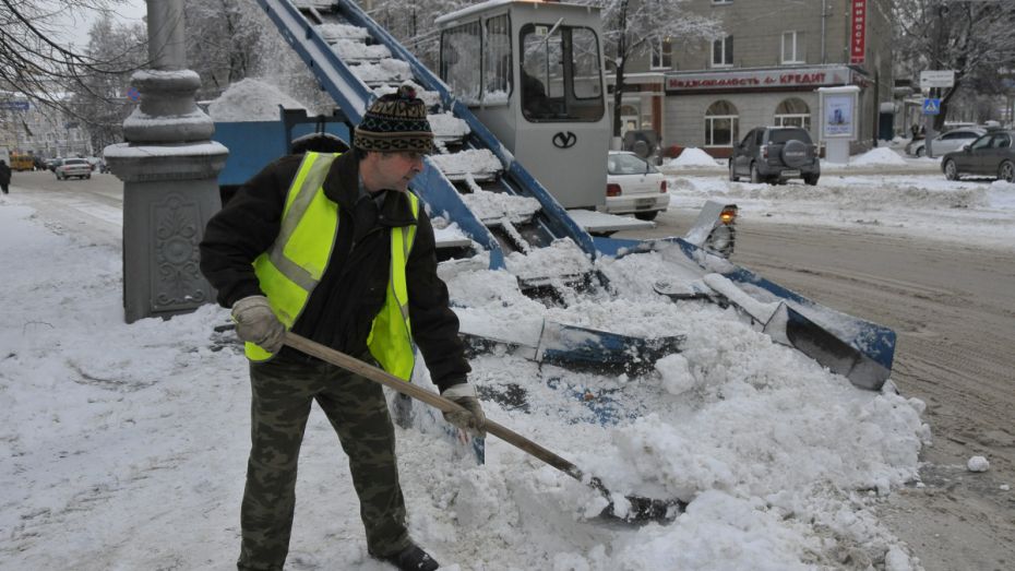 В Воронеже в 2 раза возрастет число уборщиков снега на тротуарах