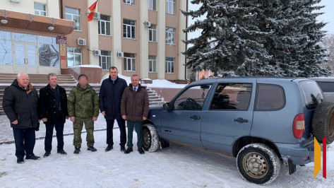 Из Панинского района в зону СВО передали автомобиль
