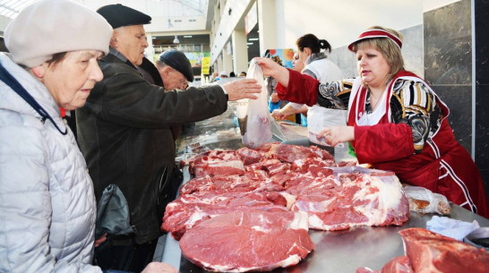 Нижнедевицкие аграрии угостили воронежцев натуральными продуктами