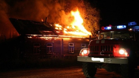 В Воронеже 23 февраля загорелась баня