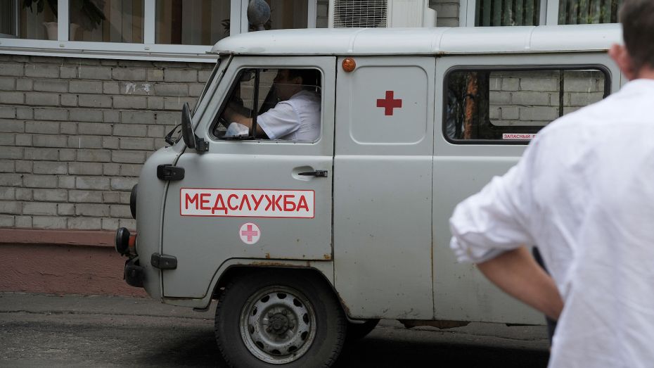 Водитель «семерки» погиб после столкновения с деревом в Воронежской области