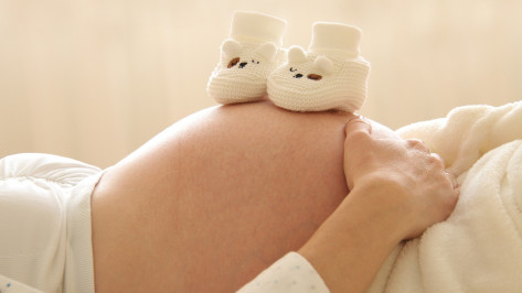 Минздрав разрешил беременным и недавно родившим женщинам лечиться «Ковид-глобулином»