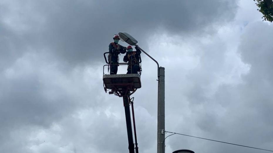 В 3 селах Нижнедевицкого района модернизировали уличное освещение 
