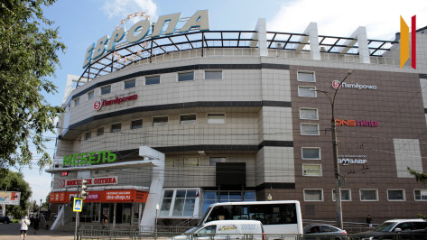 Настоятель Свято-Богоявленского храма иерей Сергий Пирцхелия освятил торговый центр «Европа»