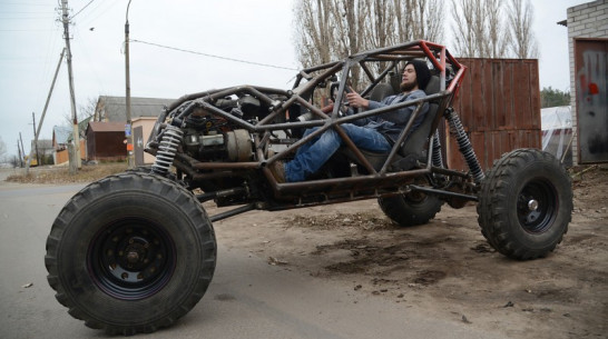 Воронежский механик-самоучка собрал вездеход-багги из металлолома