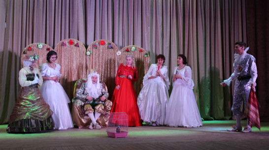 Репьевский театр малых форм подготовил представление к 45-летнему юбилею