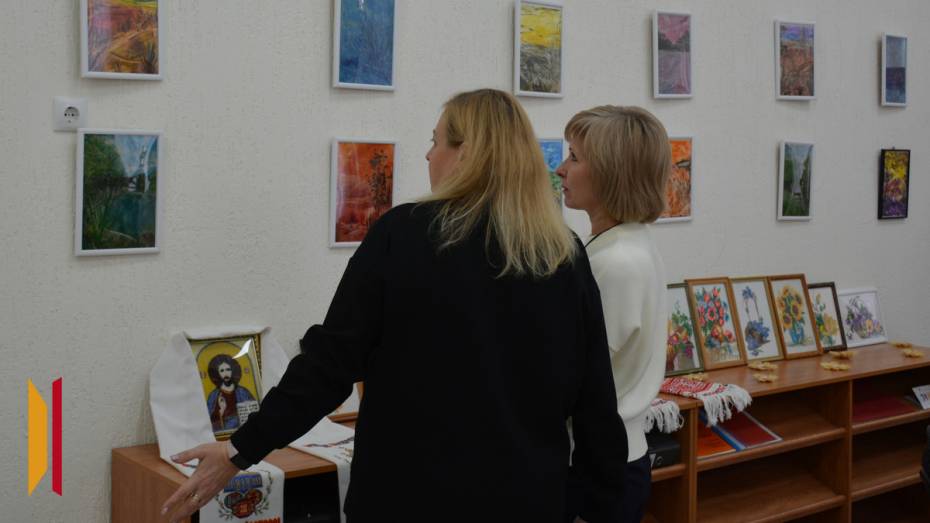 Выставка нарисованных утюгом картин открылась в Анне