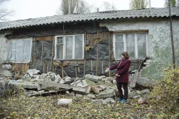 Куда деваться? Воронежские экс-заводчане десятилетиями живут в бараке для сезонных рабочих