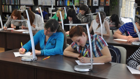 Филологи открыли подготовительные курсы к «Тотальному диктанту» в Воронеже