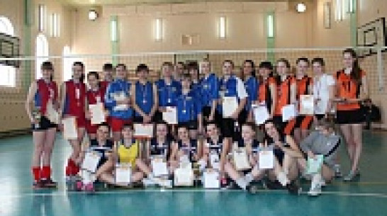 Репьевская команда по волейболу выиграла «серебро» на турнире в Острогожске