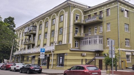 В центре Воронежа отремонтировали фасад видового дома на улице Студенческой