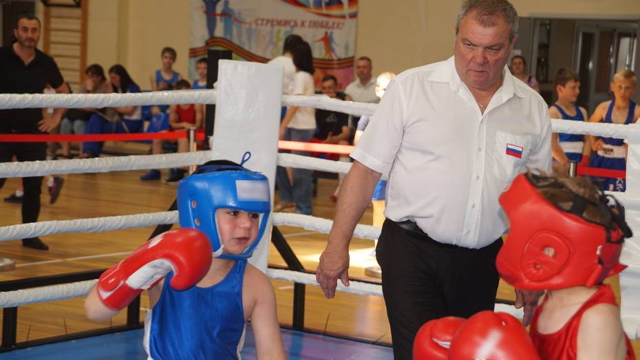 Богучарские боксеры завоевали 17 золотых медалей на открытом межмуниципальном турнире