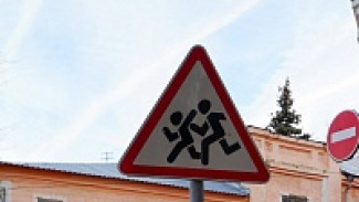 В Северном микрорайоне Воронежа «Шкода» сбила двух подростков