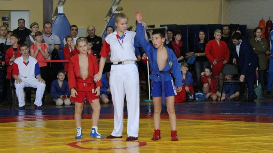 Таловские самбисты выиграли 4 «золота» на межрегиональном турнире