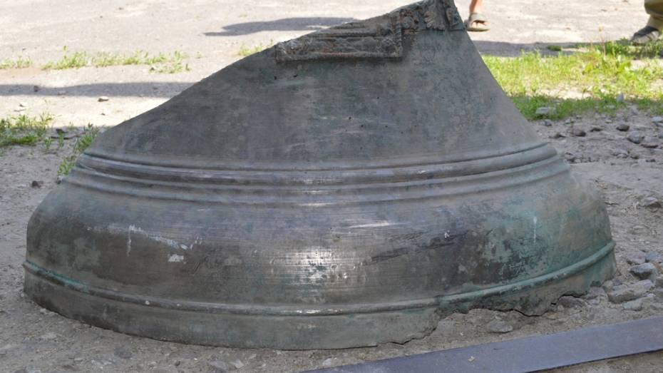 В Новой Усмани при реставрации храма нашли осколок старинного колокола