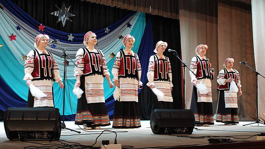 Репьевцы собрали 140 тыс рублей для участников СВО на рождественском концерте
