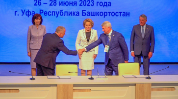 Александр Гусев заключил соглашение с белорусской компанией о реконструкции Центрального стадиона в Воронеже