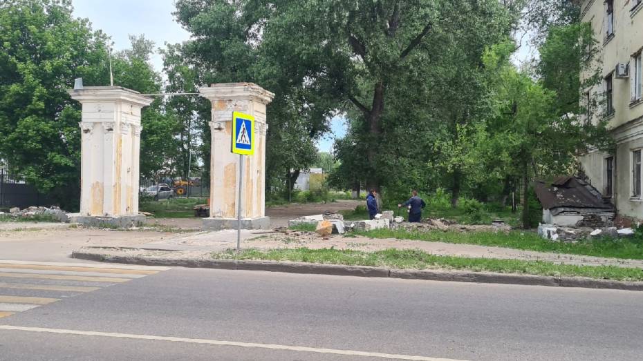 В Воронеже начали реконструкцию входной группы сквера завода имени Тельмана