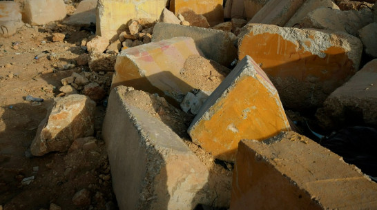 У воронежского озера Круглое владелец земельного участка устроил незаконную свалку