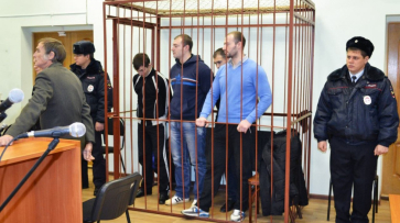В Воронежской области суд вынес приговор братьям-близнецам за разбой с битами и мачете 