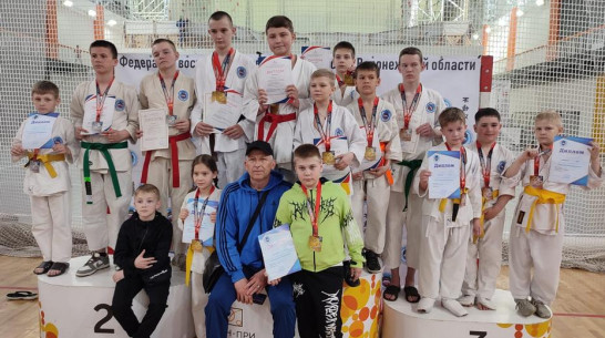 Верхнехавские каратисты завоевали 8 золотых медалей на первенстве области