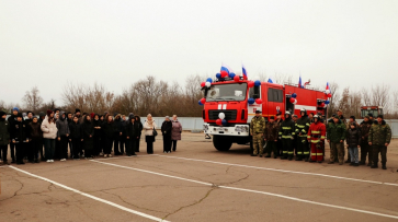 Бутурлиновским пожарным передали новый автомобиль