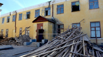 В Воронежской области начали ремонт здания школы XIX века