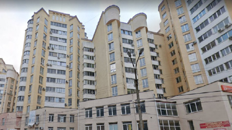 Кипятком заливает подвал 16-этажного дома на улице Моисеева в Воронеже