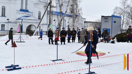 В Репьевском районе прошли соревнования по рубке шашкой