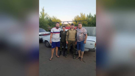 Калачеевцы отправили бойцам СВО 2 автомобиля и мотоцикл