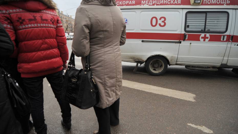  Пассажирка маршрутки попала в больницу после ДТП с Peugeot в Воронеже