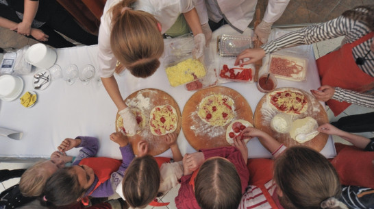 Воронежцы готовили пиццу, пускали мыльные пузыри и играли в настольные игры