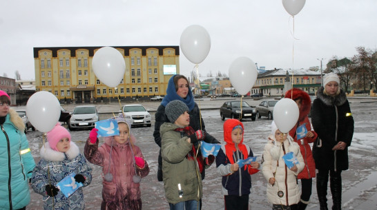 В Международный день памяти жертв ДТП в Борисоглебске впервые прошла акция «Белый голубь»