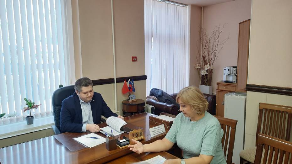 Депутат воронежской гордумы провел прием граждан по вопросам помощи участникам СВО и их семьям