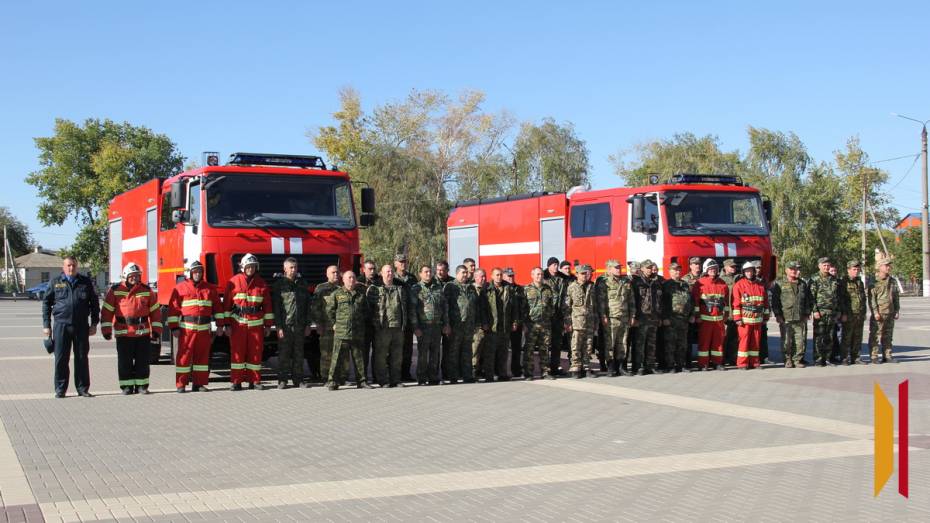 Петропавловским пожарным вручили ключи от двух машин белорусского производства