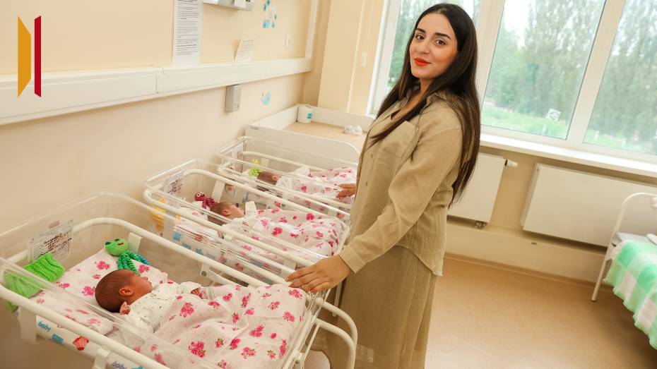 «Муж сначала не поверил, что сразу станет многодетным отцом!» В воронежском Перинатальном центре на свет появилась тройня
