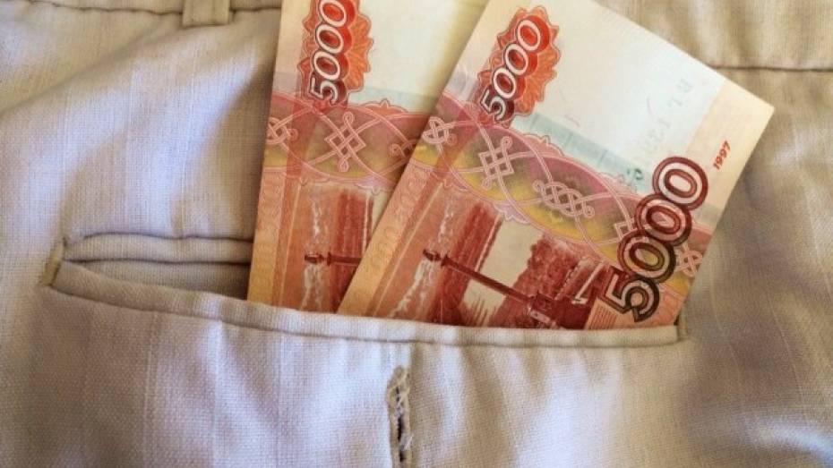 Воронежец вырвал у пенсионера деньги вместе с карманом