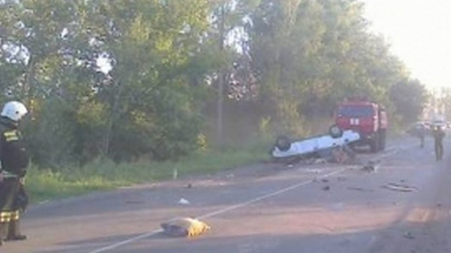 Под Воронежем в аварии погибли водитель и пассажиры «семерки»
