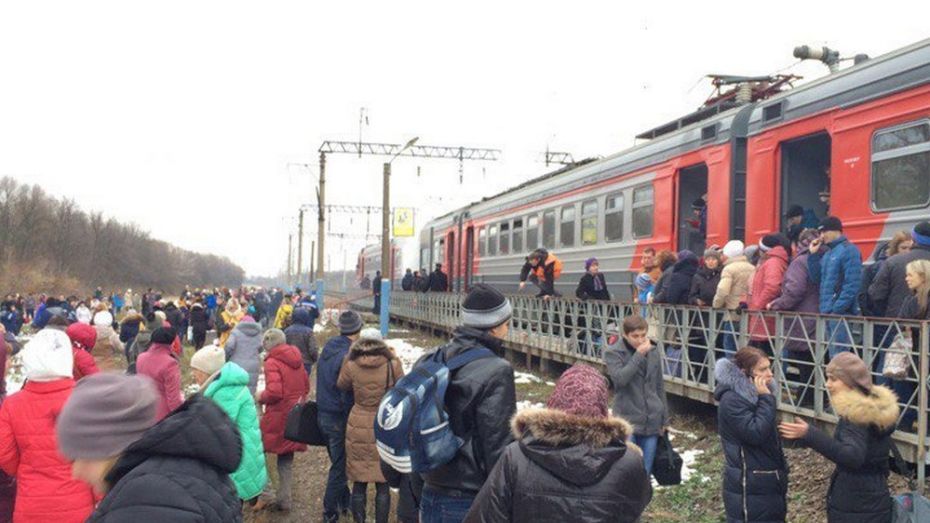 Лиски воронежская электричка. Лиски-Воронеж-1 электрички Лиски. Электричка Воронеж. Пригородные поезда Воронеж. Лиски поезд Воронеж.