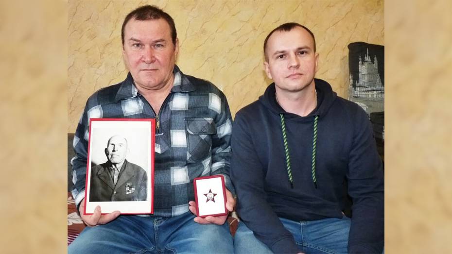 Таловский краевед отреставрировал найденный орден Красной Звезды и передал родным фронтовика