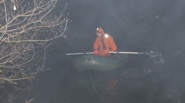 «Нива» с тремя мужчинами утонула в затопленном овраге в Воронеже