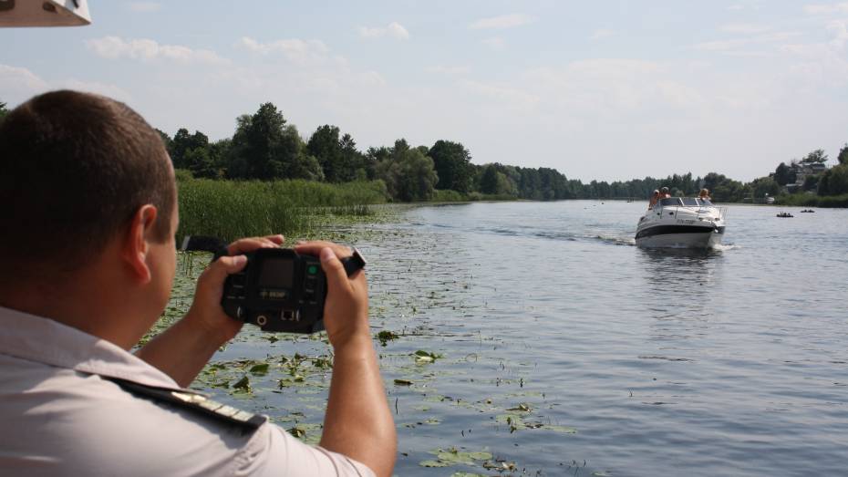 На водоемах Воронежской области спасатели ловят нарушителей при помощи радаров