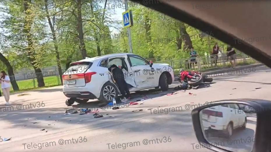 В Воронеже перед судом за смертельное ДТП с мотоциклистом предстанет 27-летний водитель такси