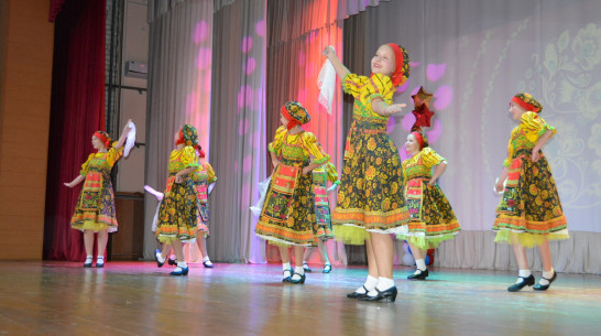 Богучарцев пригласили на концерт ко Дню матери