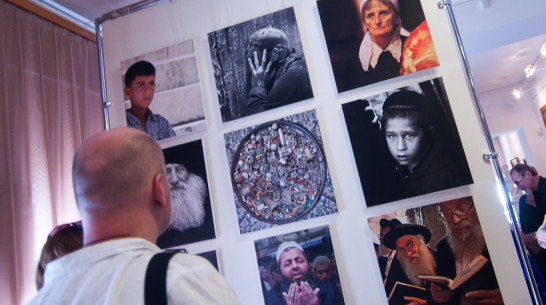 Фотограф Дмитрий Брикман показал в музее Крамского мозаику Иерусалима