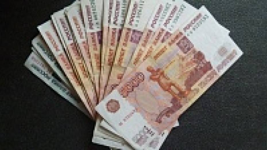 В Семилуках мошенницы обменяли пенсионерке 83 тысячи рублей на банкноты «Банка приколов»