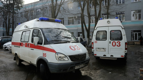 В Воронеже беременная 38-летняя водитель KIA Soul попала в больницу после  ДТП