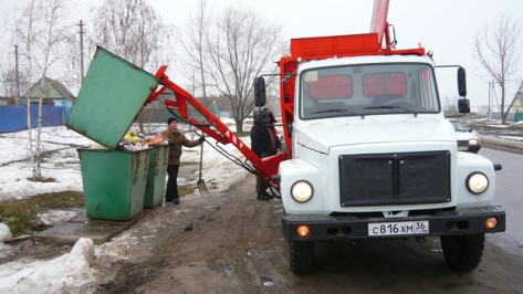 В селах Верхнемамонского района организовали сбор и вывоз мусора